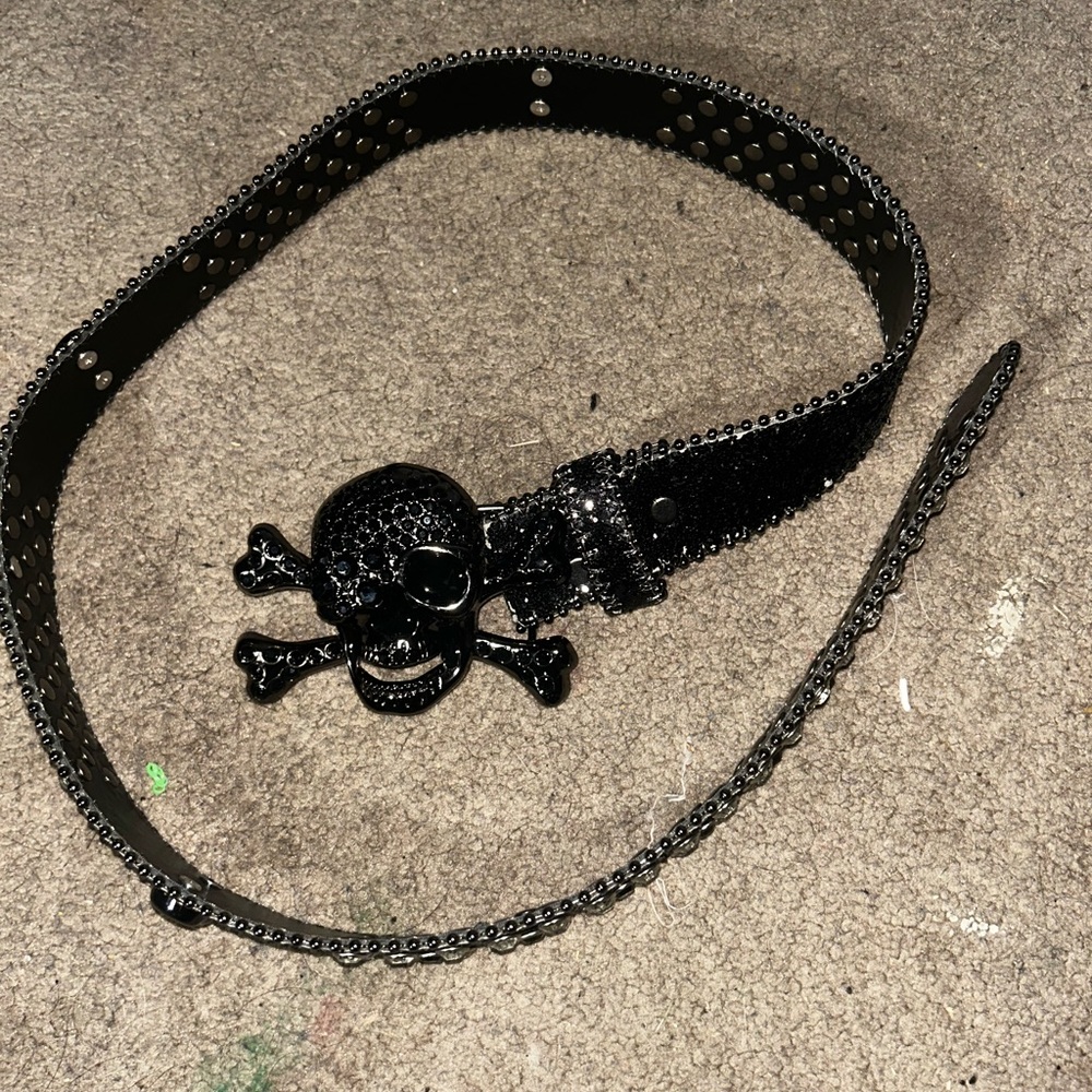 Black Skull Studded Rhinestone Belt - Picture 5 of 7